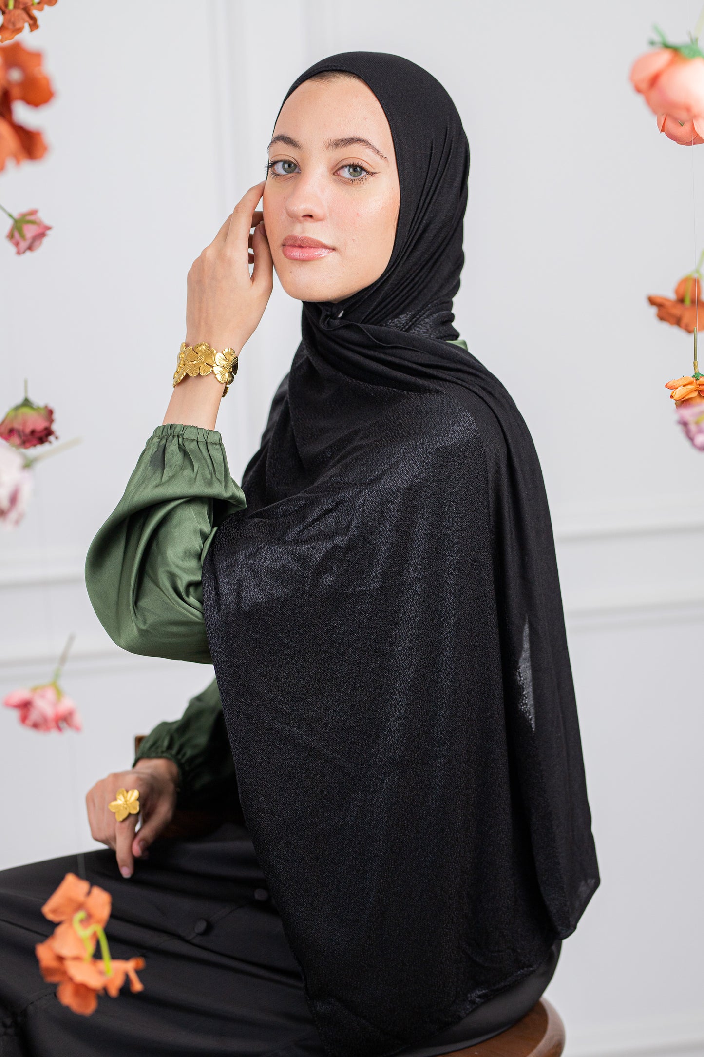 Shiny Jacquard Scarf Black