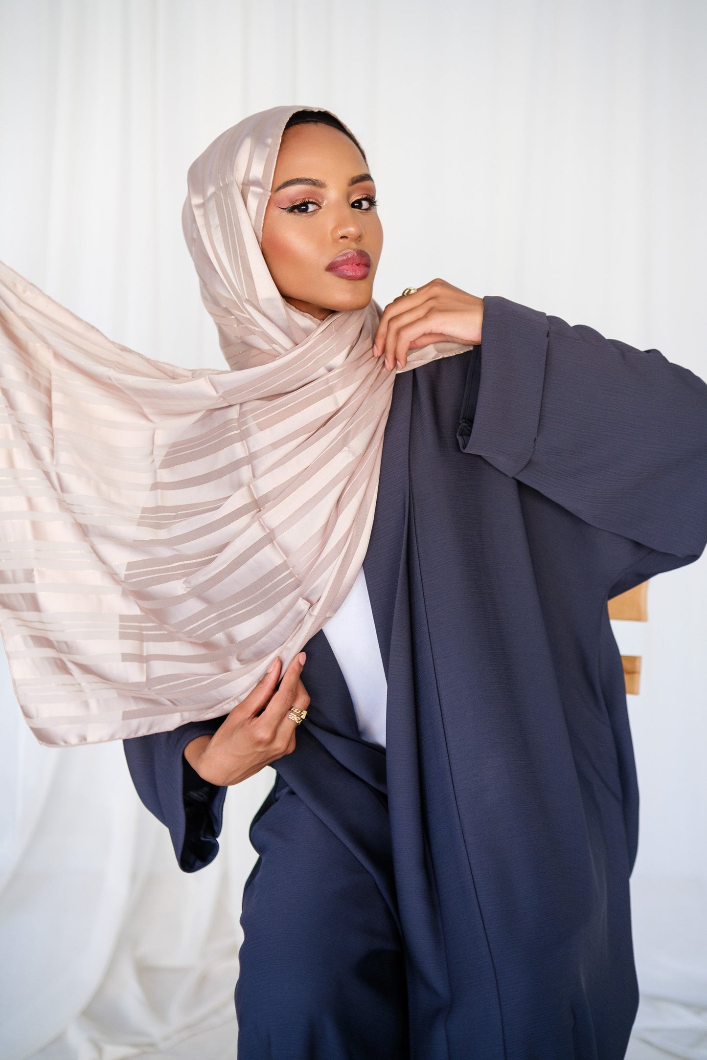 وشاح ساتان لامع