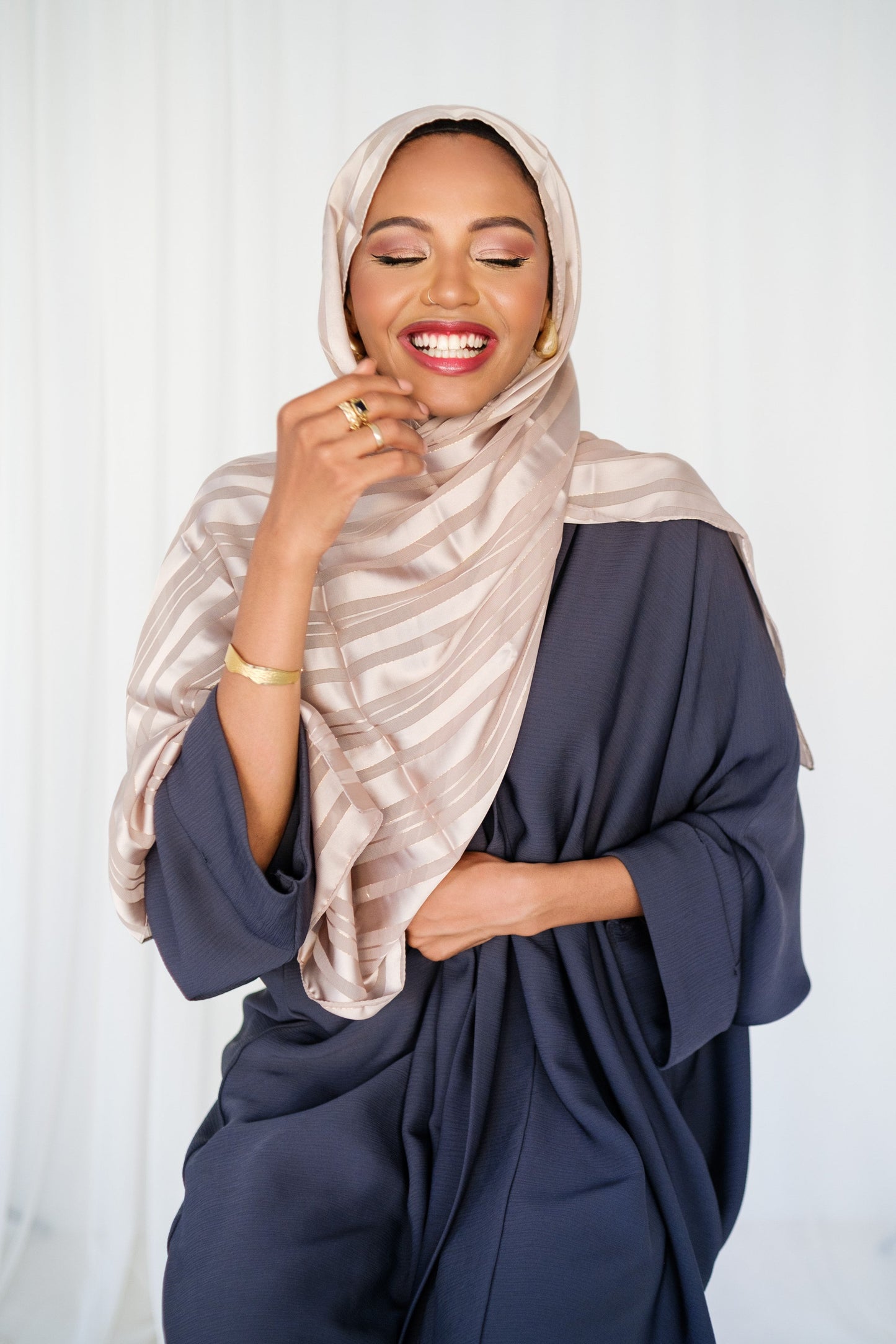 وشاح ساتان لامع