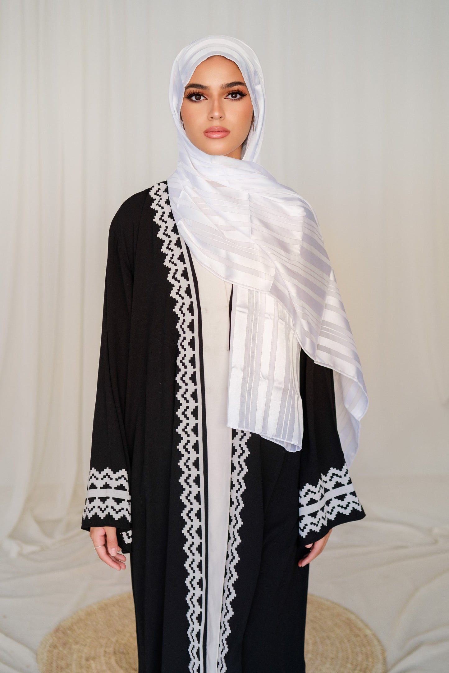 وشاح ساتان لامع