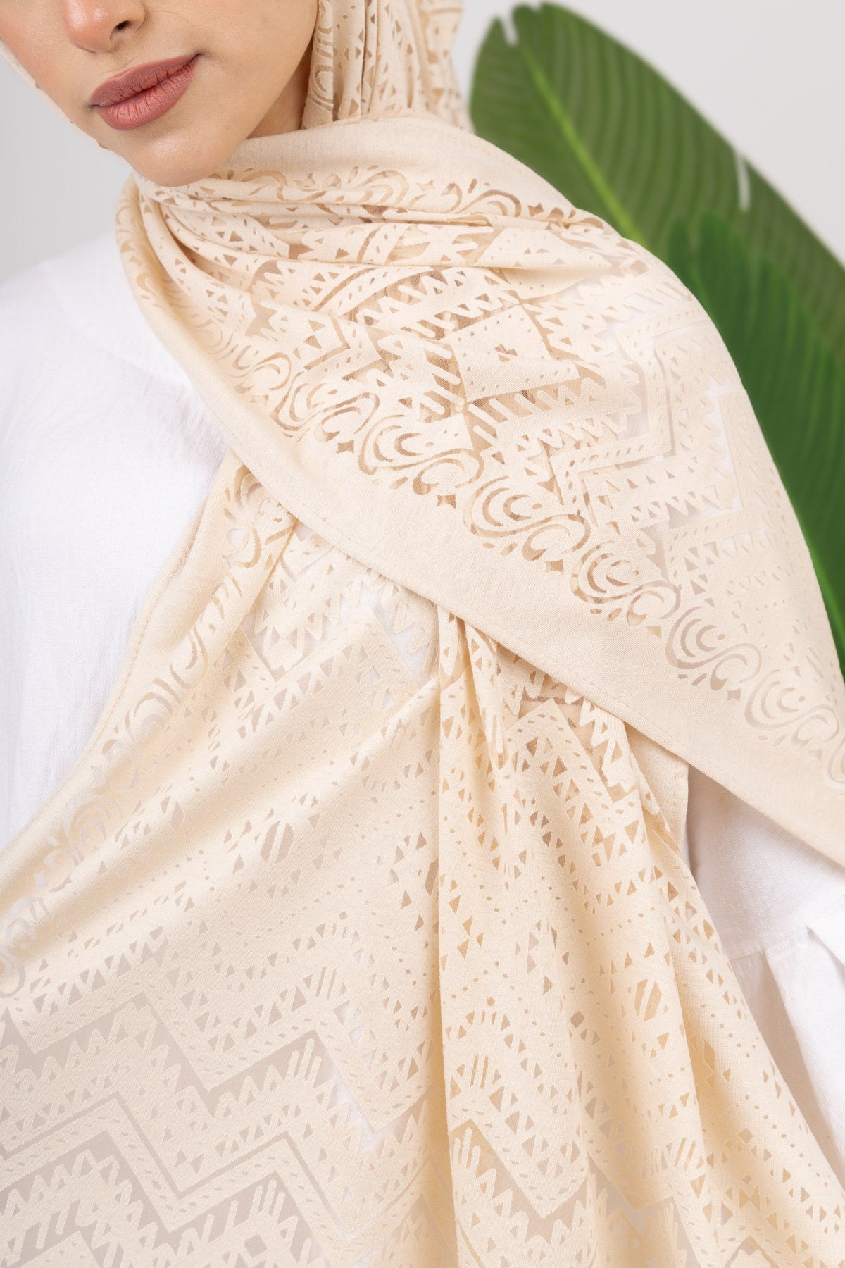 Atlas Devore Kuwaiti Scarf in Ivory #Color_Ivory
