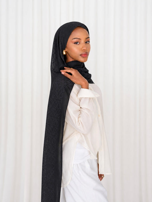 Anagram Weave Kuwaiti Scarf in Black #Color_Black