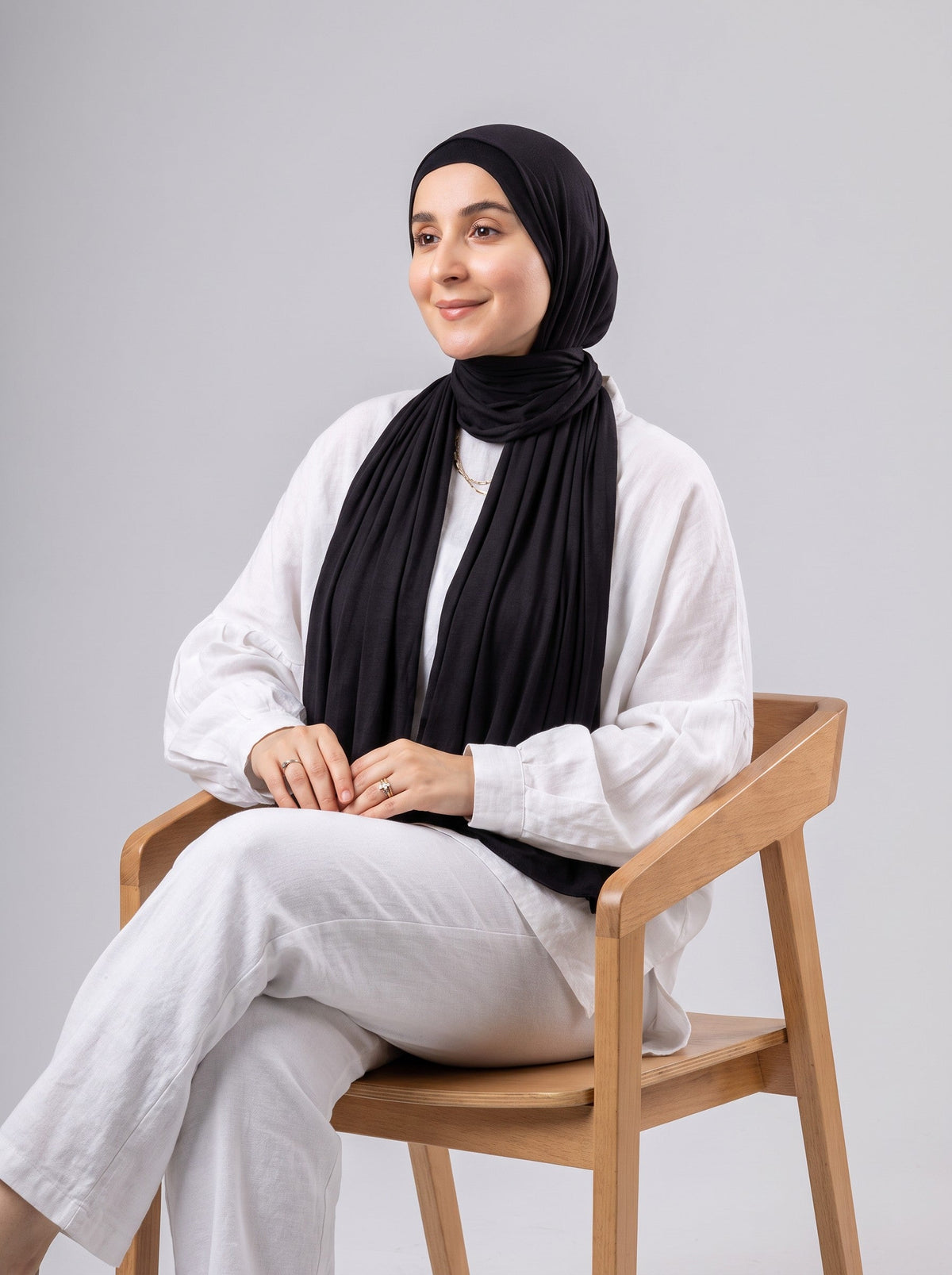 Jel Scarf and Bonnet Set in Black #Color_Black