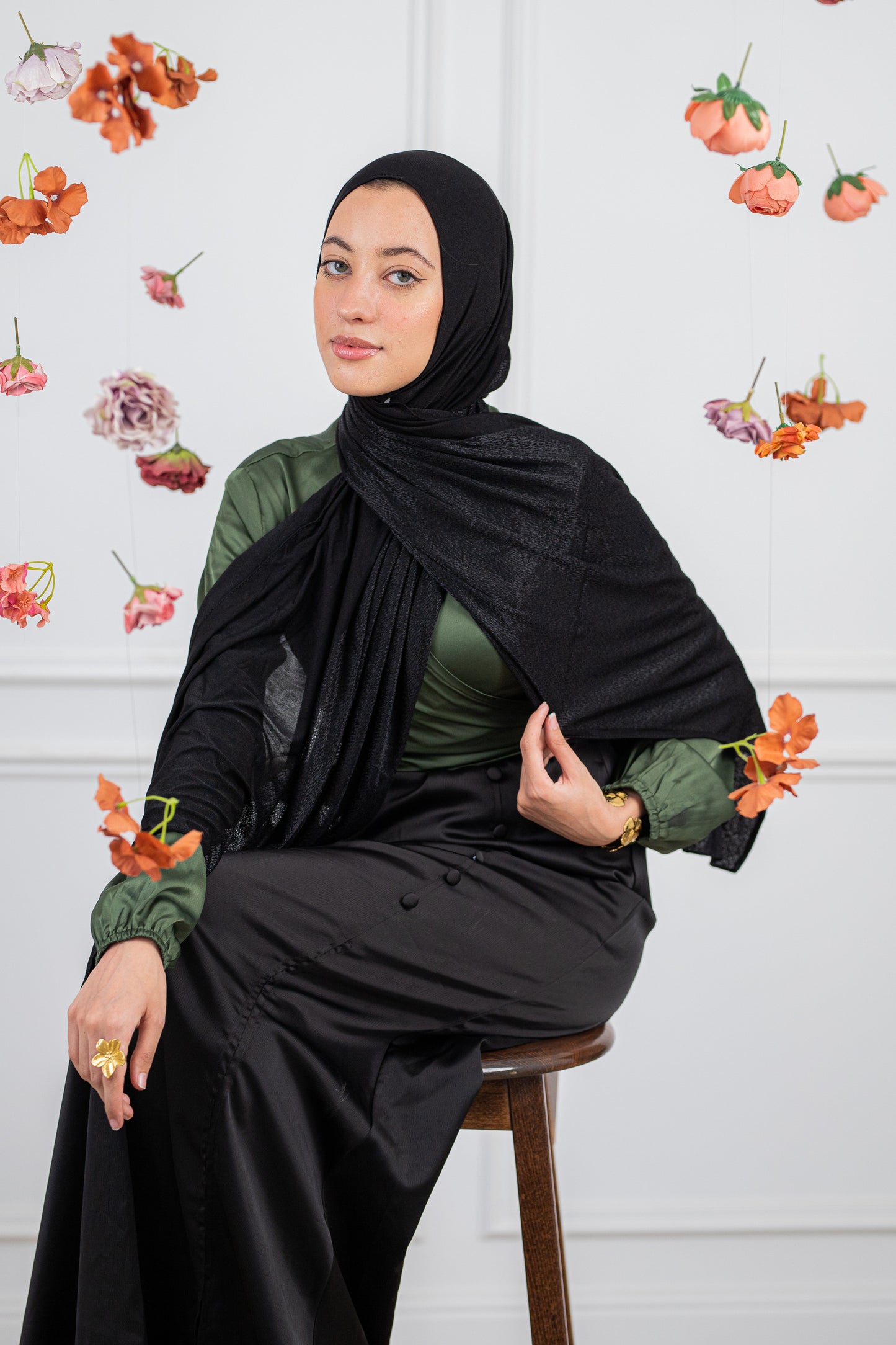 Shiny Jacquard Scarf Black