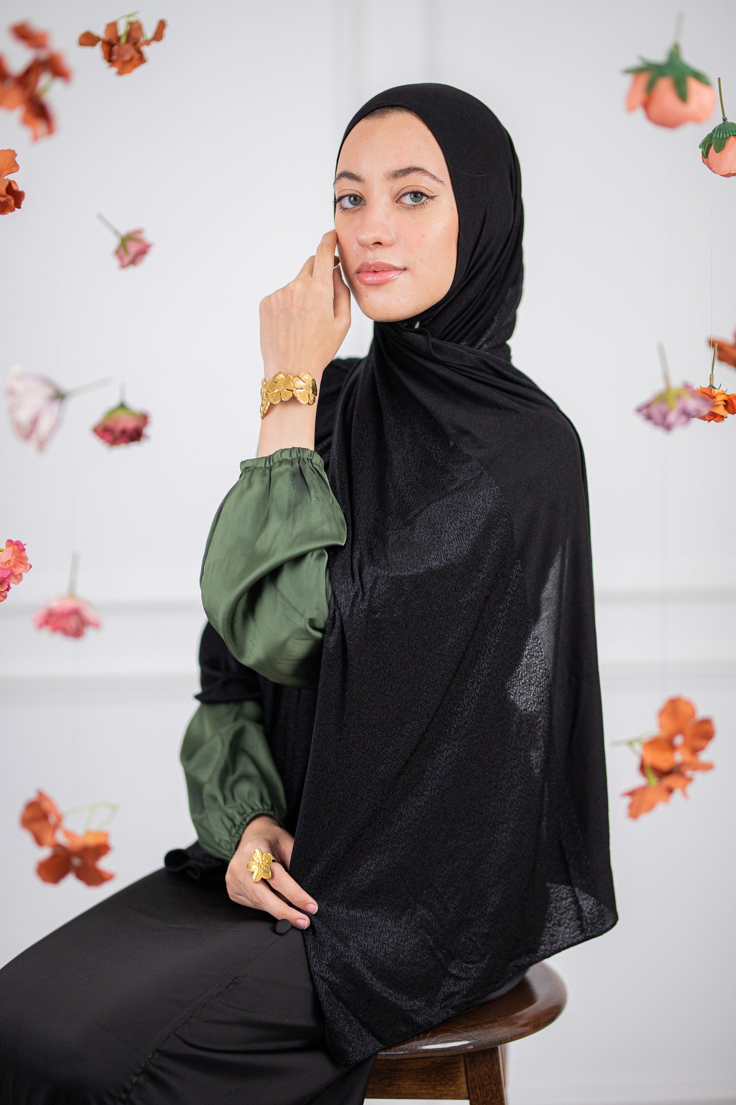 Shiny Jacquard Scarf Black