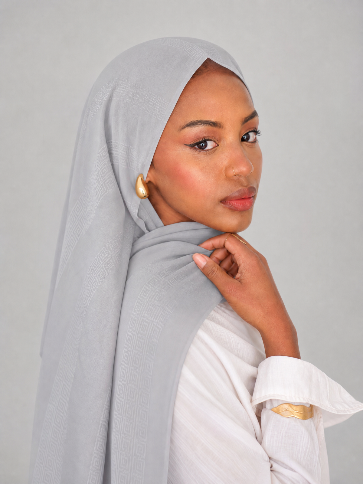 Athena Key Kuwaiti scarf in Light Grey with Greek key jacquard stripe design #Color_Light Grey
