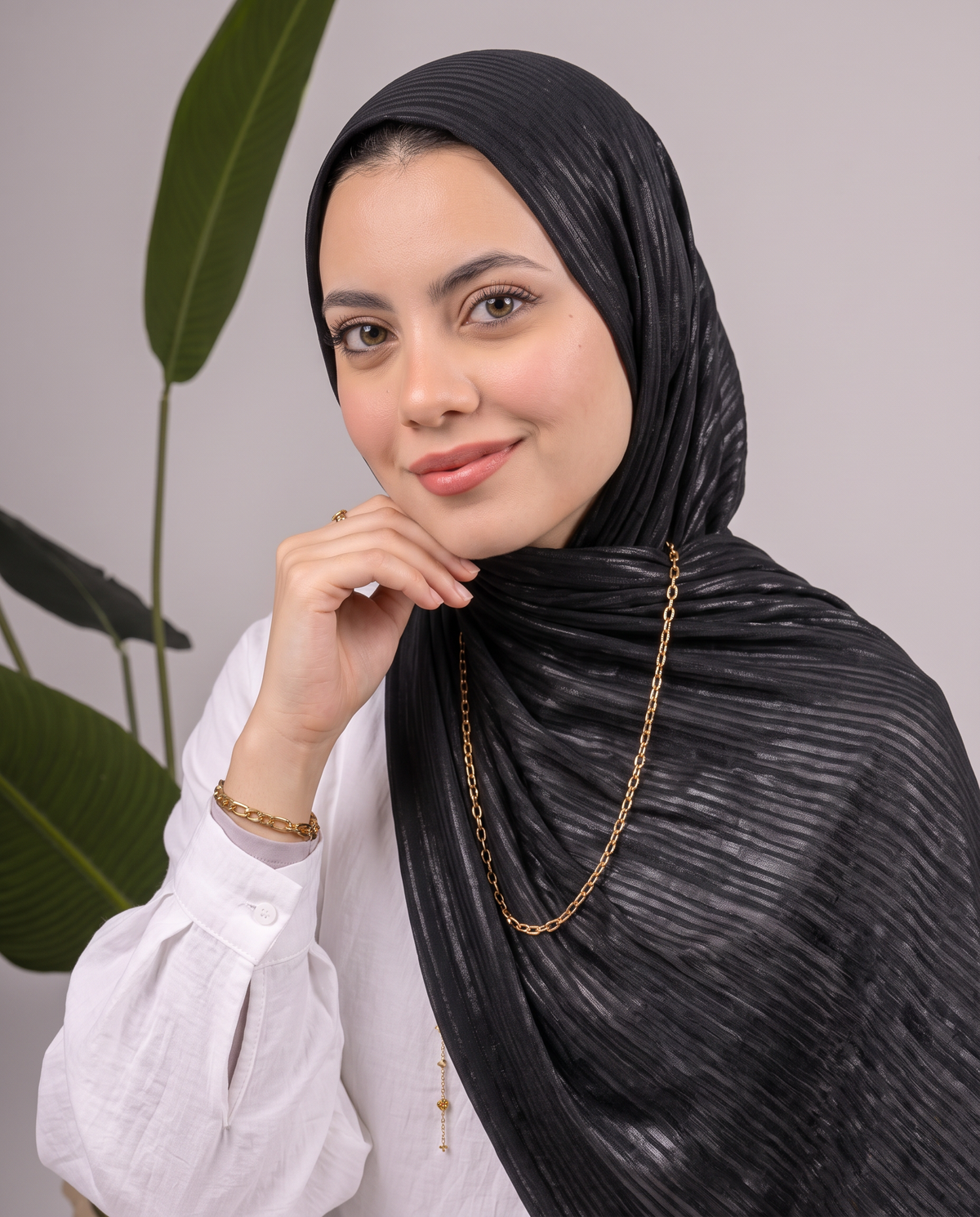 Metalic Knit Stripe Scarf in Black #Color_Black