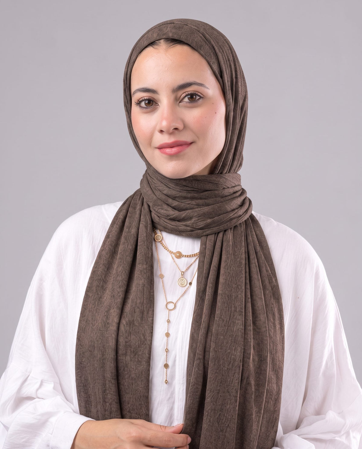 Soft Crinkle Scarf in Brown #Color_Brown