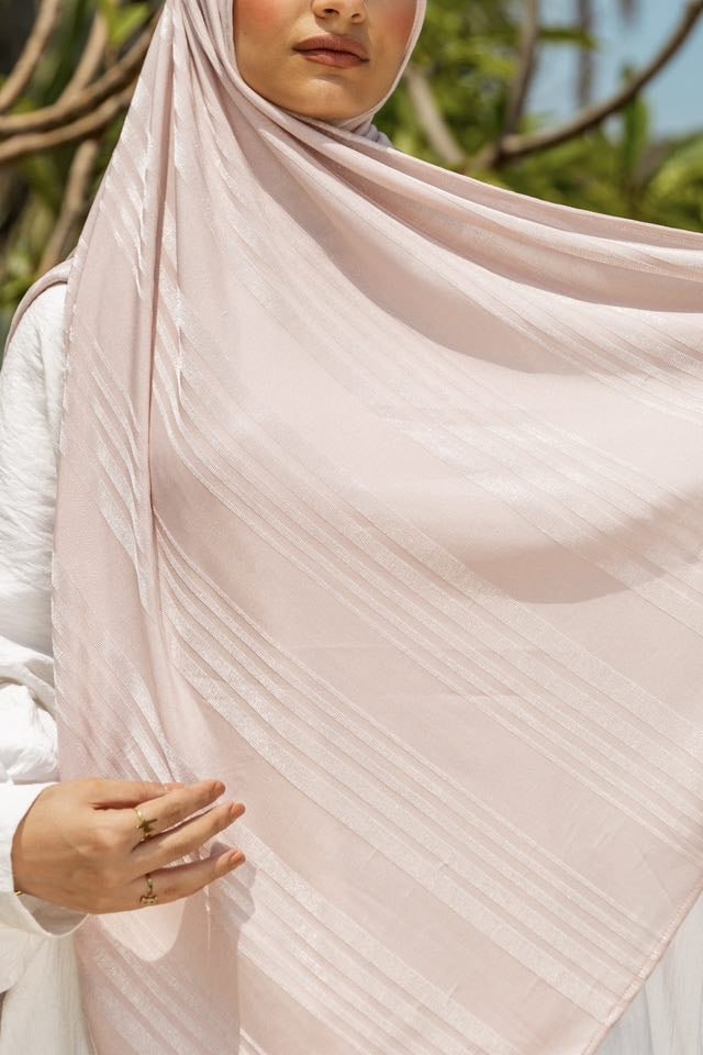 Comfort Jacquard Kuwaiti Scarf in Light Cashmere #Color_Light Cashmere