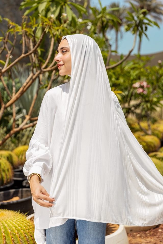 Comfort Jacquard Kuwaiti Scarf in White #Color_White