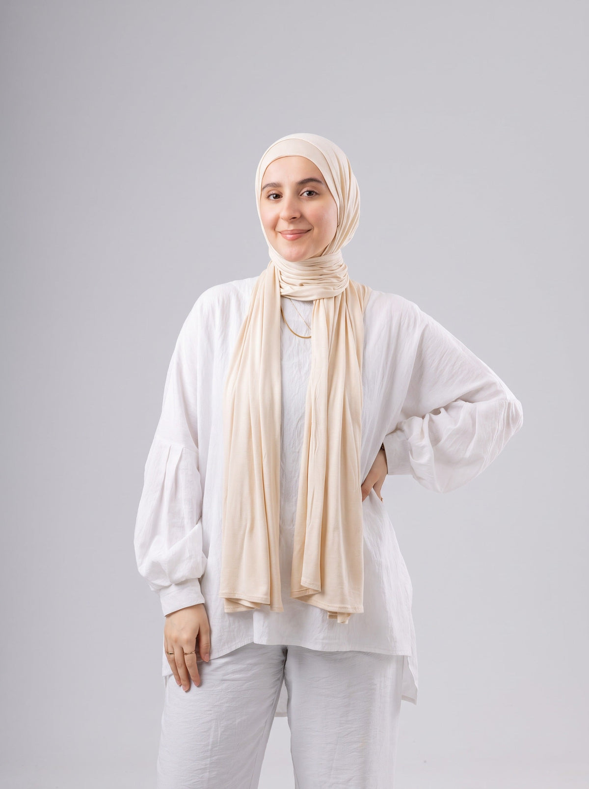 Jel Scarf and Bonnet Set in Light Beige #Color_Light Beige