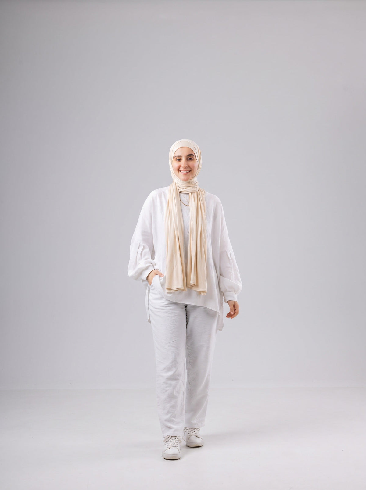Jel Scarf and Bonnet Set in Light Beige #Color_Light Beige