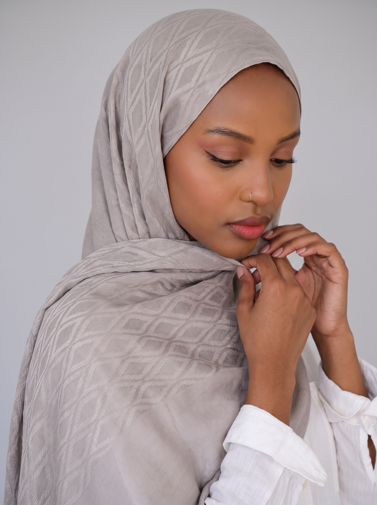 Samarkand Kuwaiti Scarf in Grey #Color_Grey