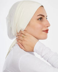 Bonnet With Ribbon