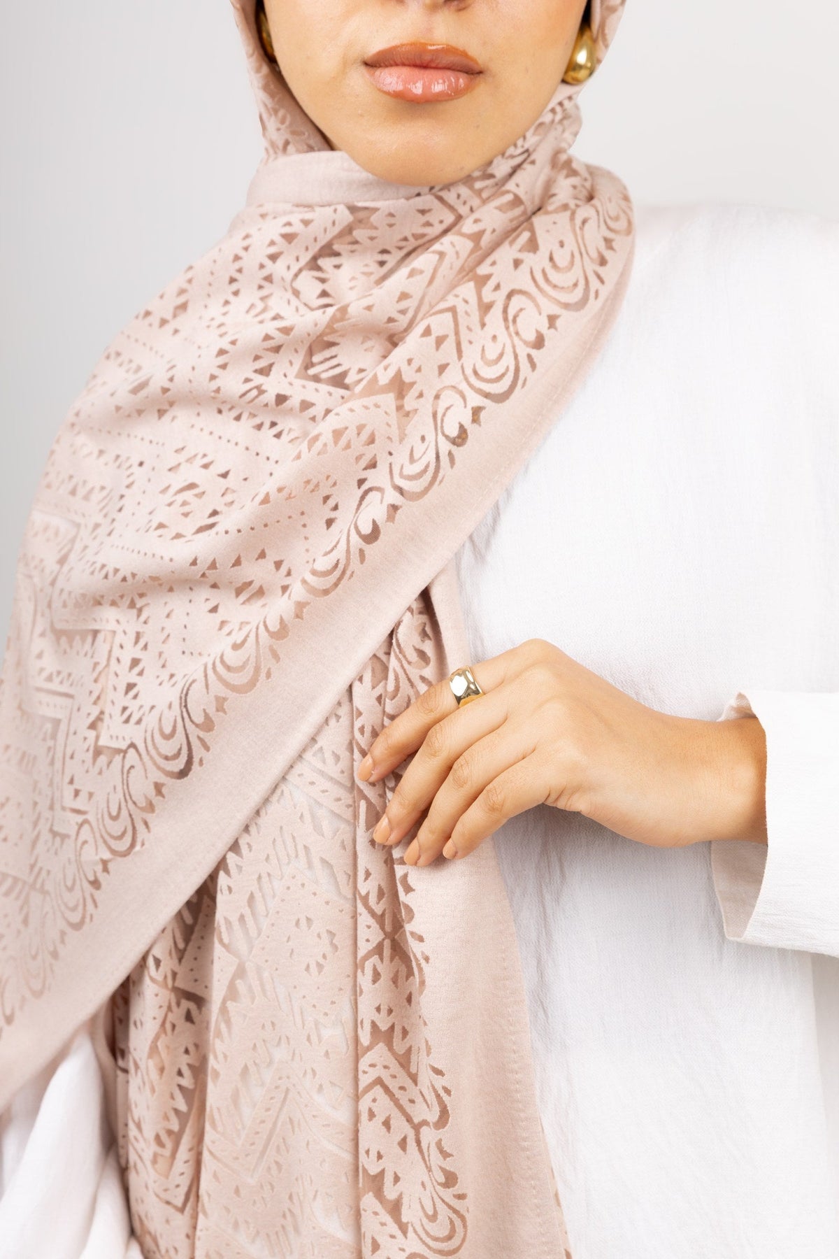 Atlas Devore Kuwaiti Scarf in Blush Beige #Color_Blush Beige