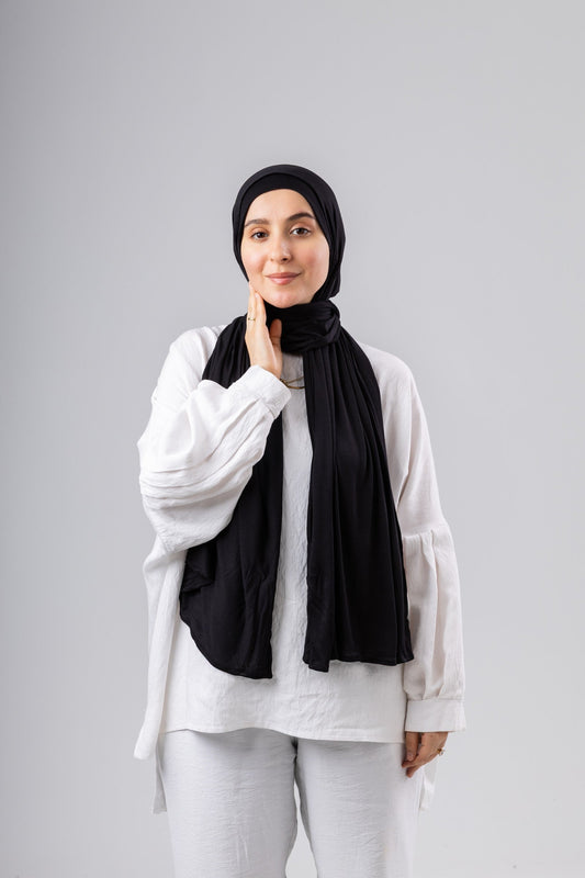 Jel Scarf and Bonnet Set in Black #Color_Black