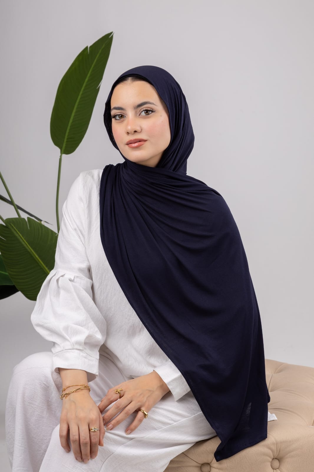 Pure Jersey Kuwaiti Scarf in Black #Color_Black