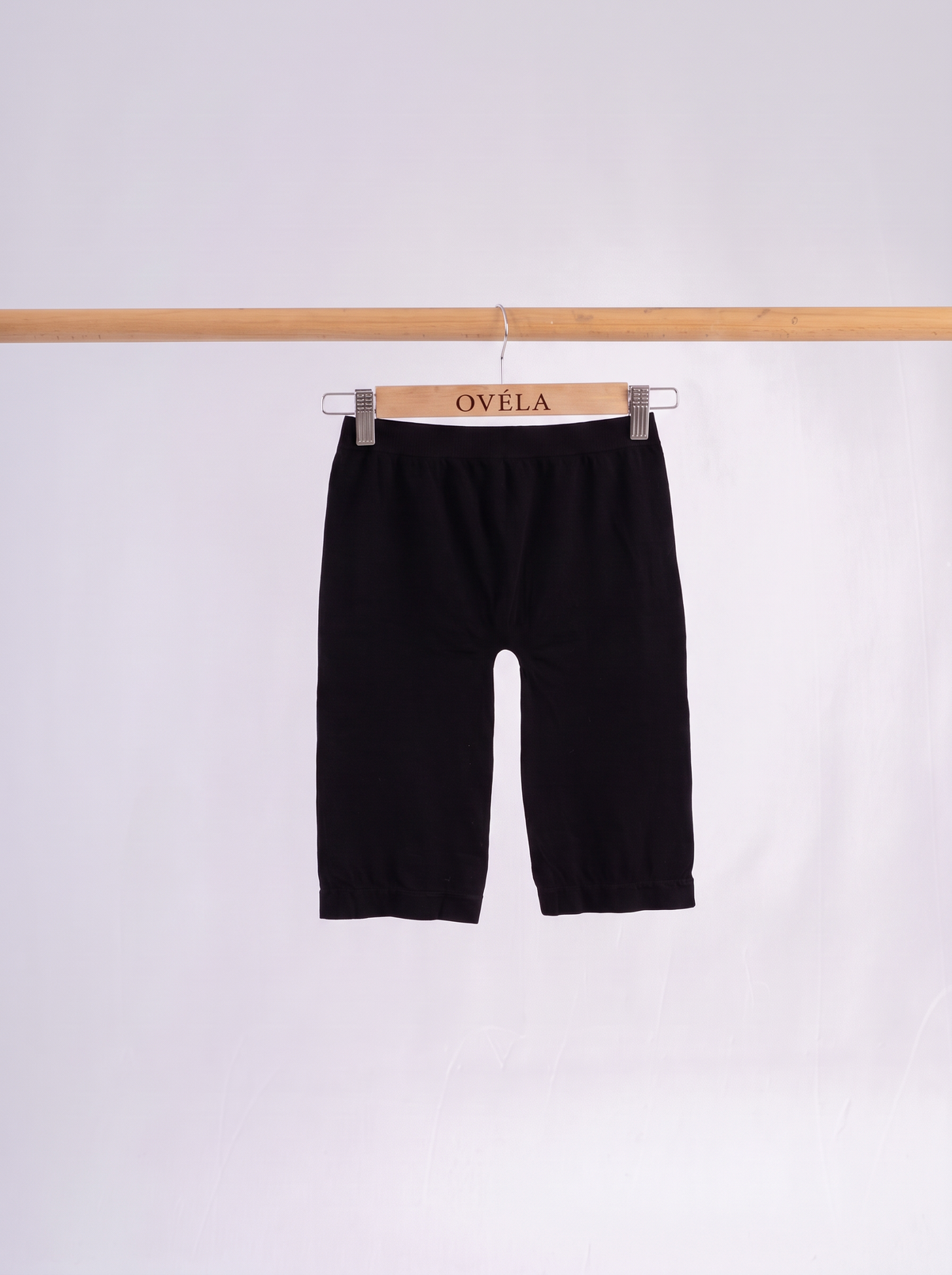 Smooth Layer Seamless Shorts in Black #Color_Black