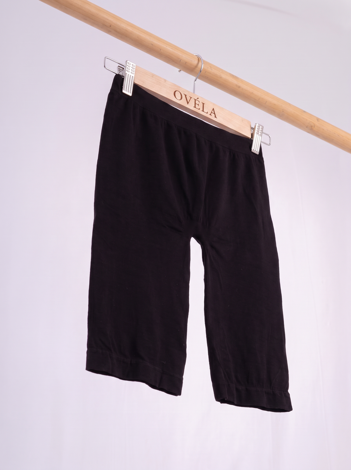 Smooth Layer Seamless Shorts in Black #Color_Black