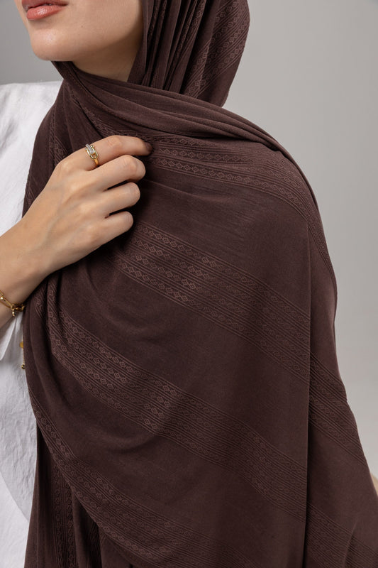 Diamond Stripe Kuwaiti Scarf in Brown #Color_Brown