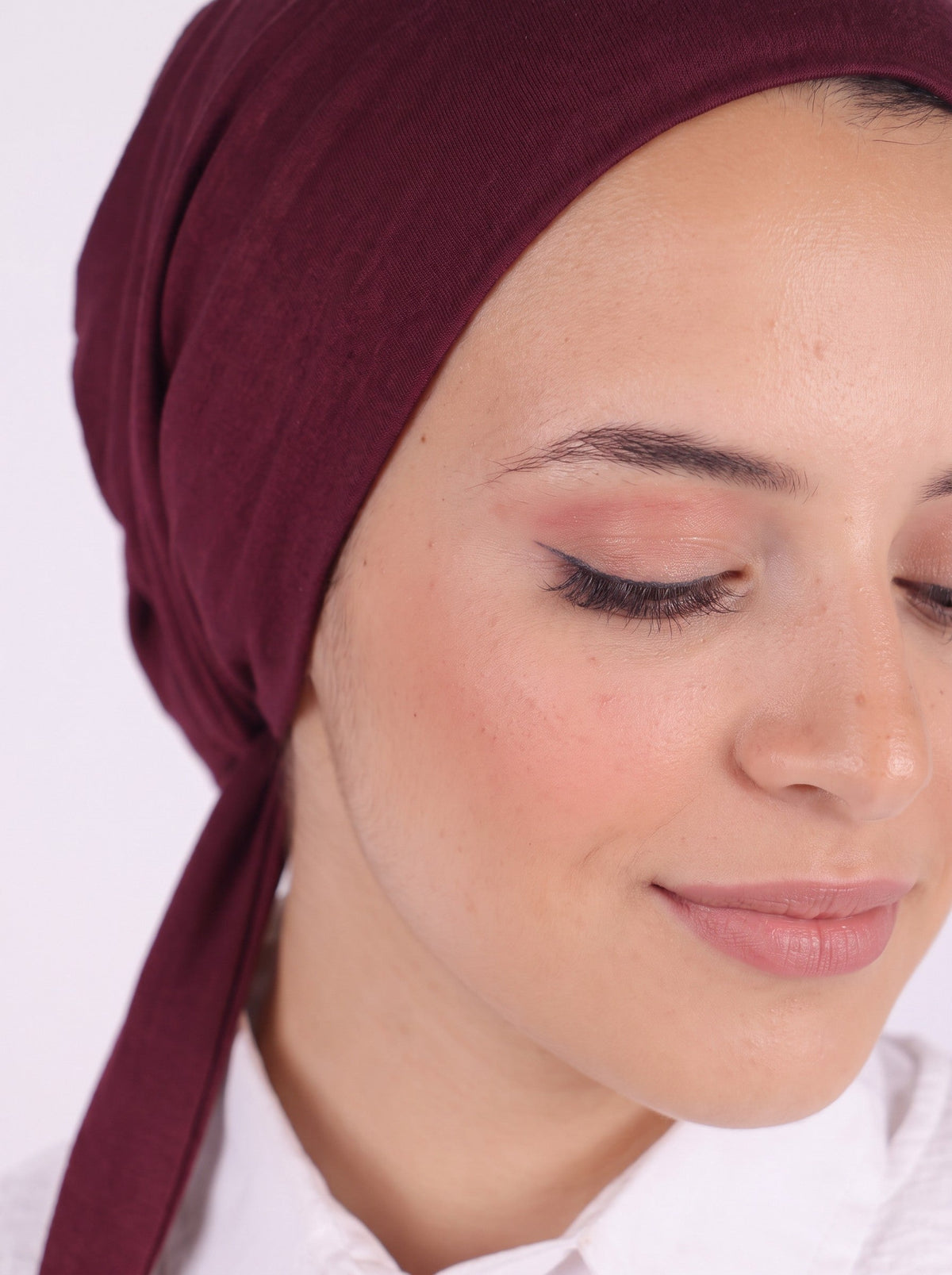 Seamless Tie Bonnet - Burgundy