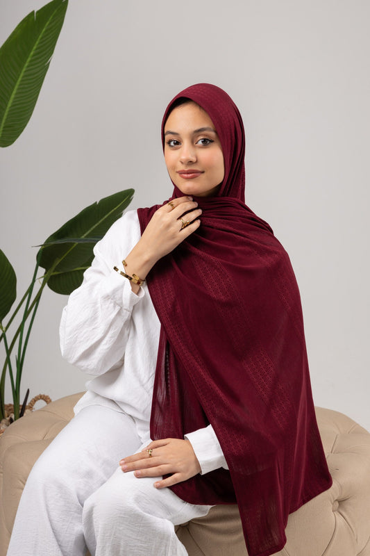 Diamond Stripe Kuwaiti Scarf in Burgundy #Color_Burgundy