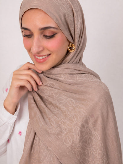 Anagram Weave Kuwaiti Scarf in Dark Beige #Color_Dark Beige