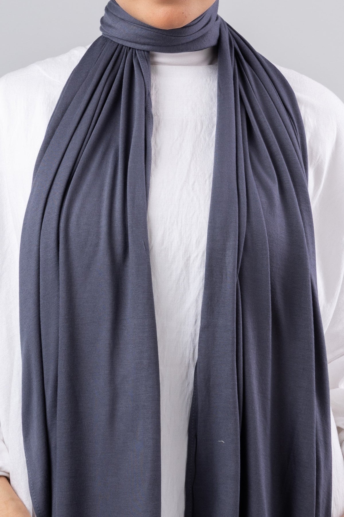 Jel Scarf and Bonnet Set in Dark Grey #Color_Dark Grey