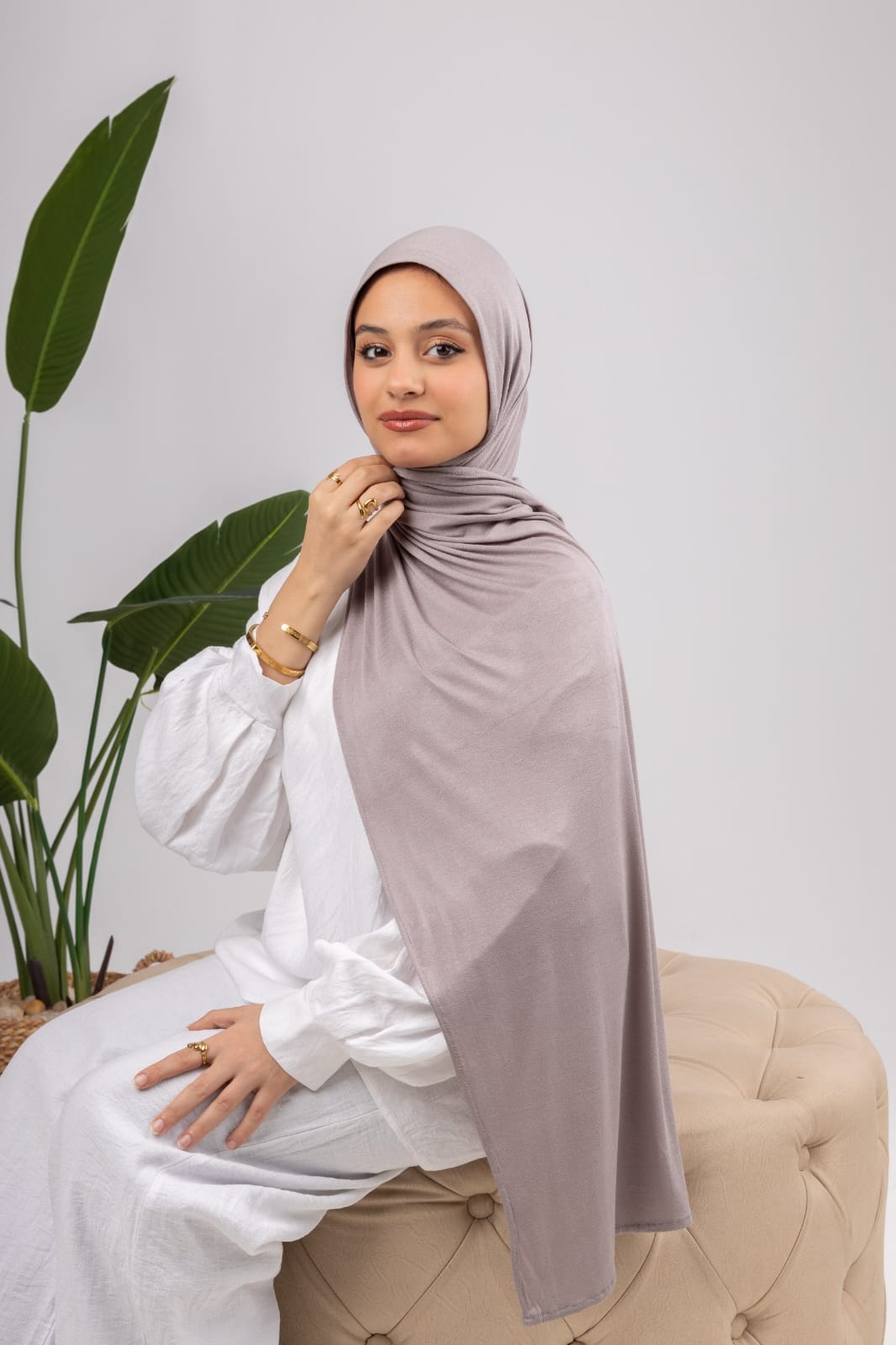 Pure Jersey Kuwaiti Scarf in Dark Grey #Color_Dark Grey