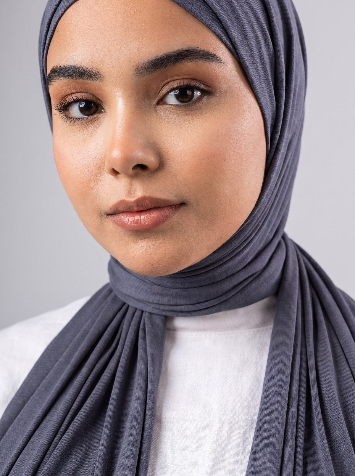 Jel Scarf and Bonnet Set in Dark Grey #Color_Dark Grey