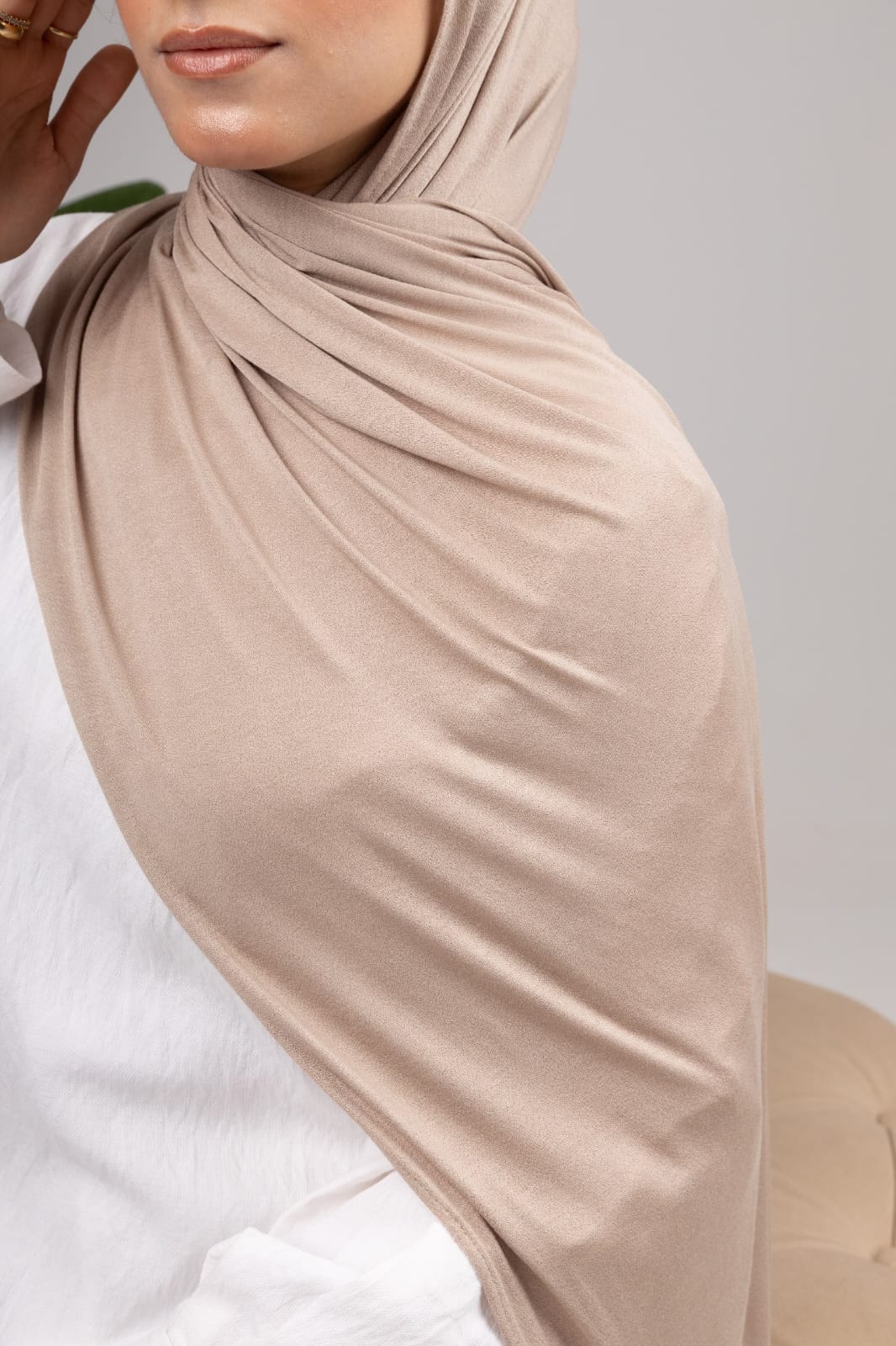 Pure Jersey Kuwaiti Scarf in Medium Beige #Color_Medium Beige