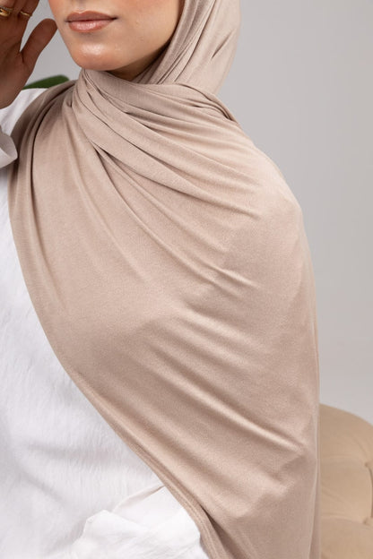 Pure Jersey Kuwaiti Scarf in Medium Beige #Color_Medium Beige