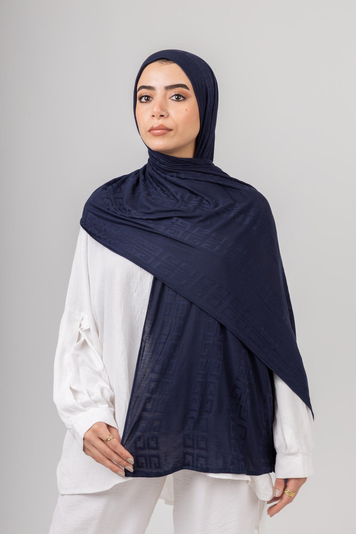 Maze Kuwaiti Scarf in Navy #Color_Navy