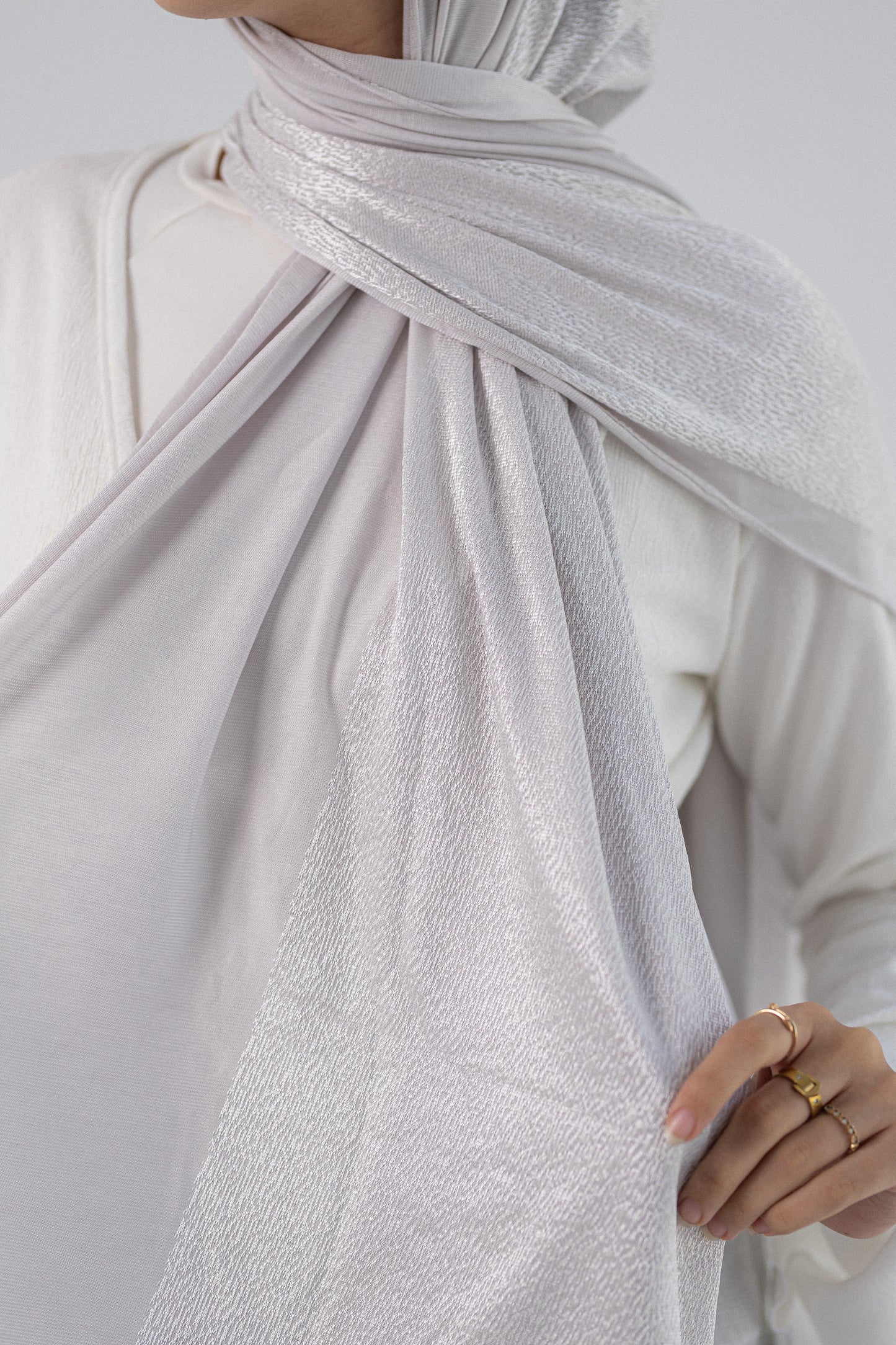 Shiny Jacquard Scarf Silver