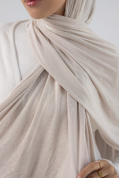 Shiny Jacquard Scarf Beige