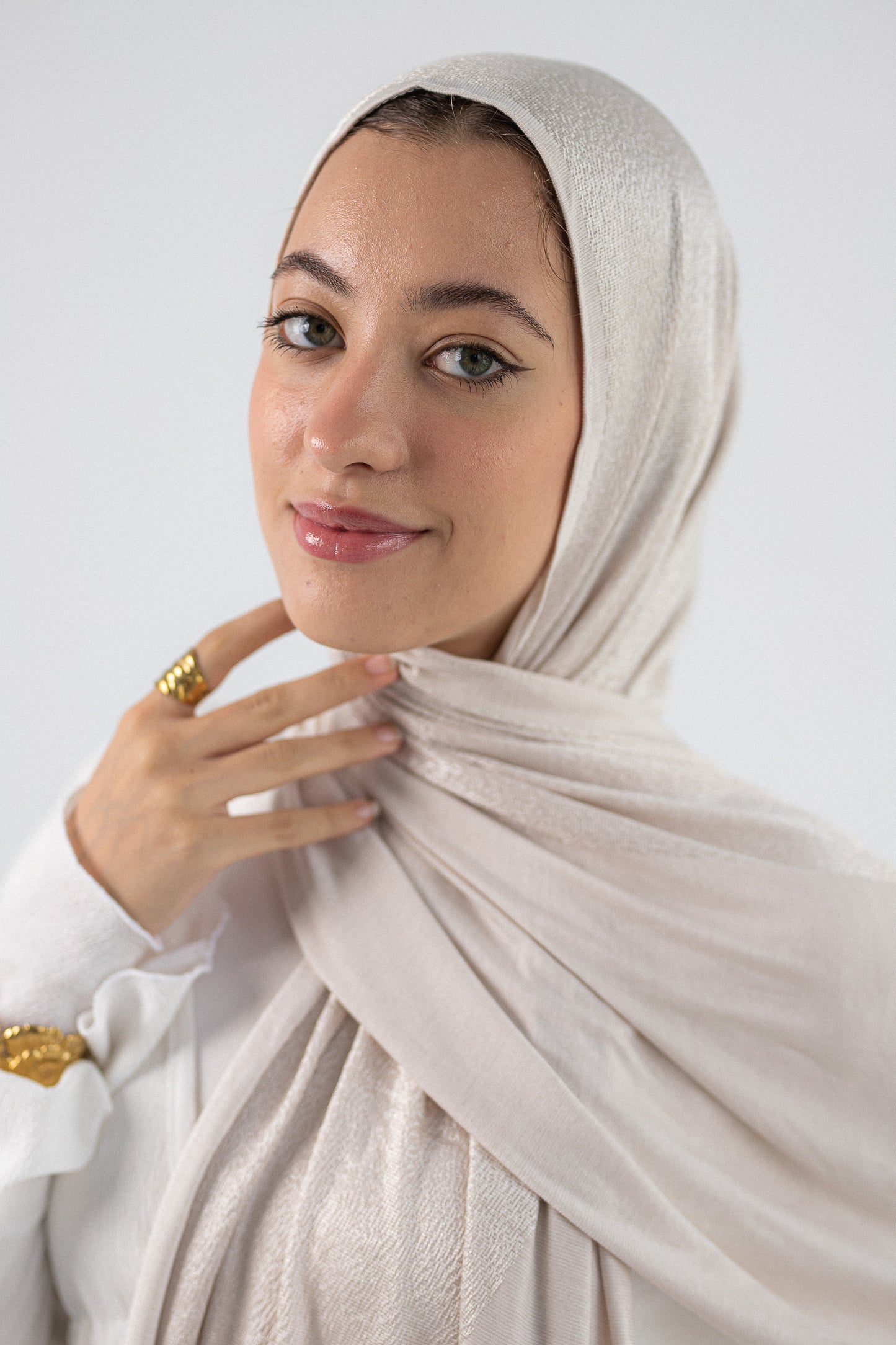 Shiny Jacquard Scarf Beige