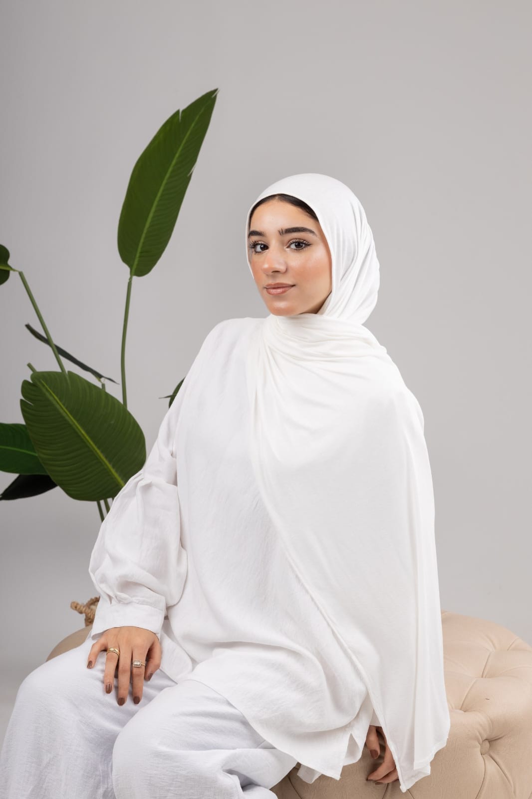 Pure Jersey Kuwaiti Scarf in White #Color_White
